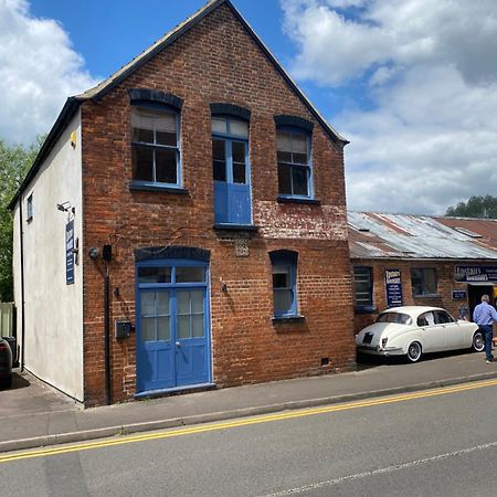 1 Bed River Apartment On The Docks Gloucester Exterior photo