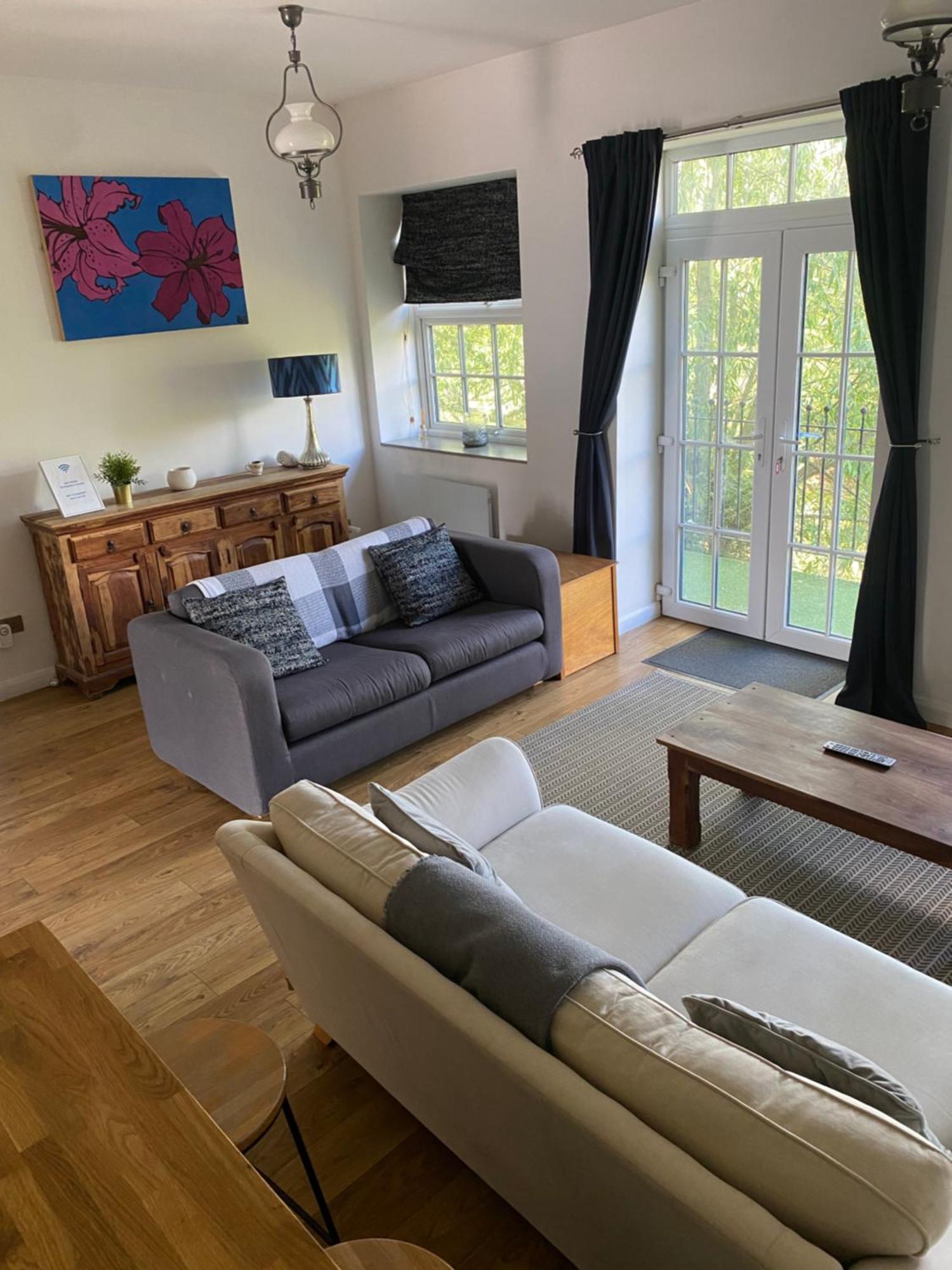 1 Bed River Apartment On The Docks Gloucester Exterior photo